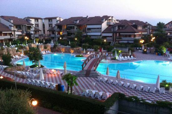 Apartment With Garden And Grill - Green Residence Sirmione Ντεζεντσάνο ντελ Γκάρντα Εξωτερικό φωτογραφία