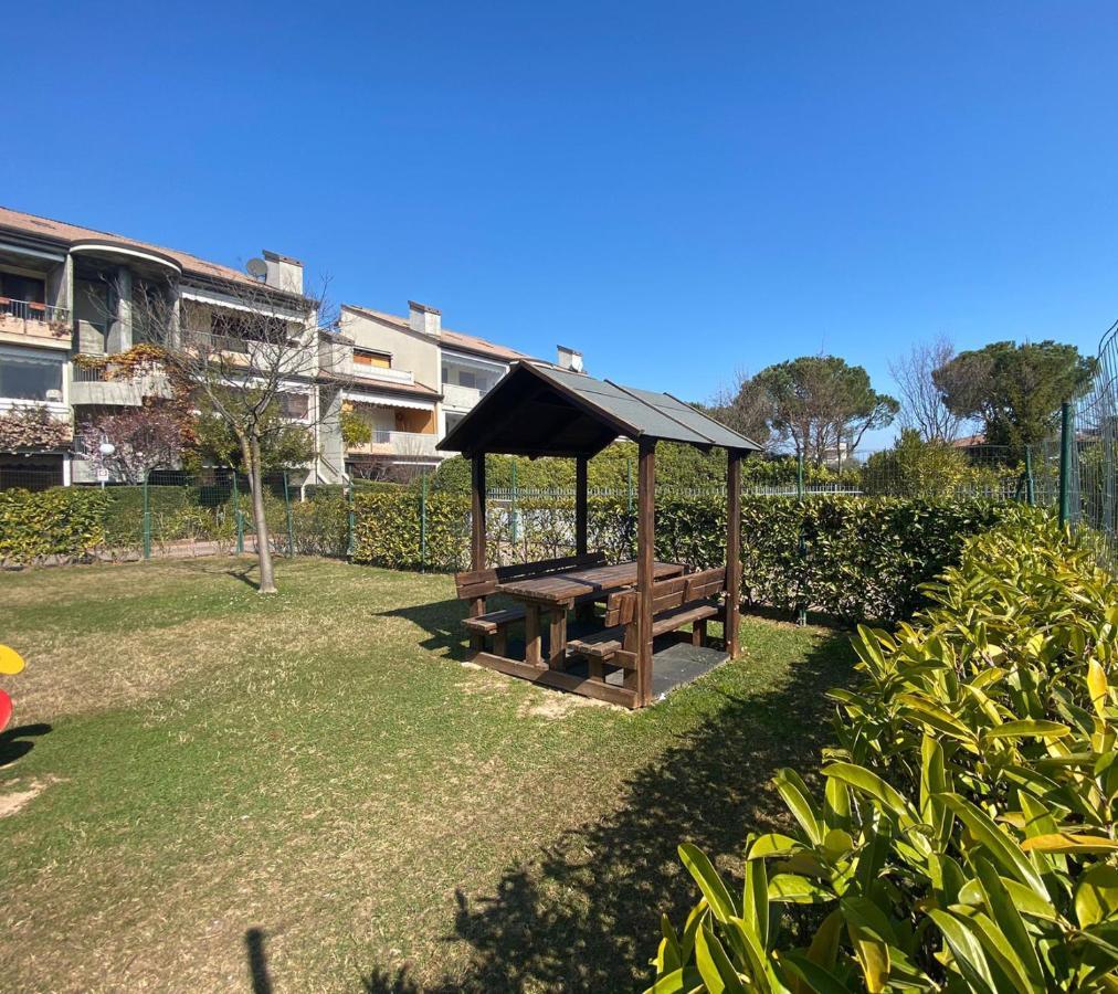 Apartment With Garden And Grill - Green Residence Sirmione Ντεζεντσάνο ντελ Γκάρντα Εξωτερικό φωτογραφία