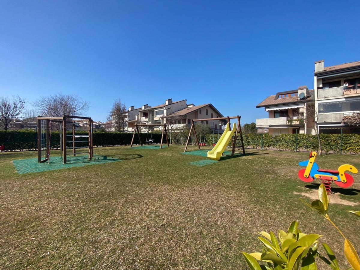 Apartment With Garden And Grill - Green Residence Sirmione Ντεζεντσάνο ντελ Γκάρντα Εξωτερικό φωτογραφία